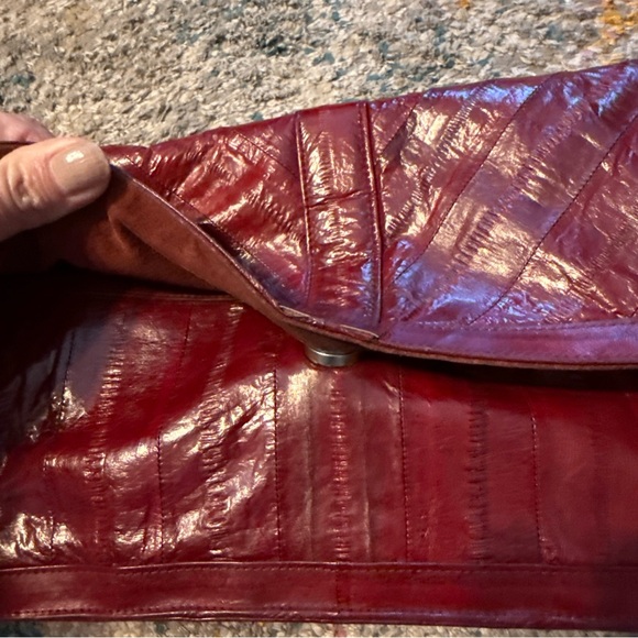 VINTAGE Eel Skin Shoulder Bag Burgundy Red 1980s Purse Handbag - Picture 3 of 8